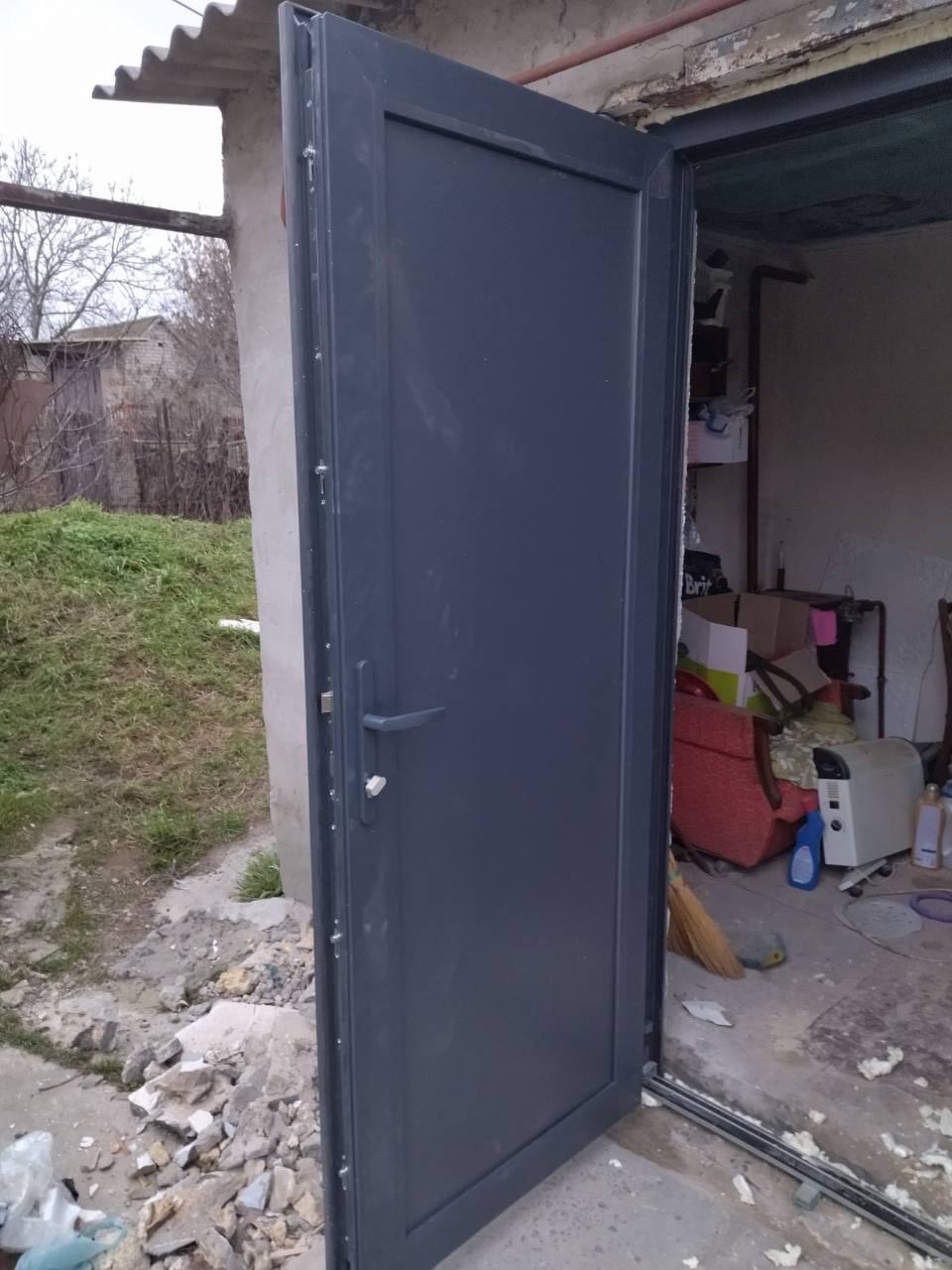 Входные двери 28